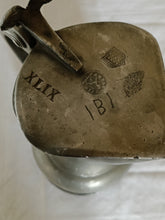 Charger l'image dans la galerie, André Utin à Vevey, reçu maître potier en 1736, rare chane valaisanne en étain 18ème avec inscription
