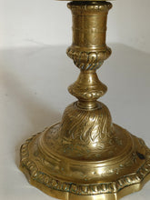 Charger l'image dans la galerie, Petit bougeoir de toilette en bronze , style régence. D'époque XIXÈME
