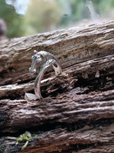 Charger l&#39;image dans la galerie, Bague cheval en argent massif. Réglable
