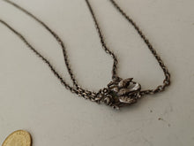 Charger l&#39;image dans la galerie, Grande chaîne de garde pour montre gousset en argent massif vers 1900
