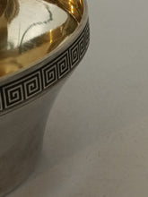 Charger l'image dans la galerie, Sucrier Russe en argent massif 0,916 période soviétique. Intérieur vermeil décors bordure Grecque . C'est une pièce racée !
