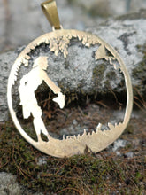 Charger l&#39;image dans la galerie, Pendentif ajouré romantique en argent doré . Italie fin XXÈme

