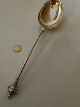 Charger l'image dans la galerie, Cuillère à servir en argent massif décors mascaron Allemagne fin XIXÈME début Xxème 23,5cm 72g
