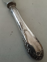 Charger l'image dans la galerie, Jezler Schilf ( roseau) couteau à tarte ou gâteau manche argent massif 0.800 et lame inox
