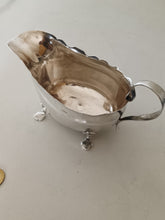 Charger l&#39;image dans la galerie, Saucière en argent massif Sterling Anglais . Début Xxème
