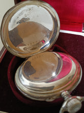 Charger l&#39;image dans la galerie, Montre gousset homme en argent massif , vers 1900
