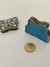 Charger l&#39;image dans la galerie, Petite boîte cloisonnée, Chine début XXÈME. Forme de papillon
