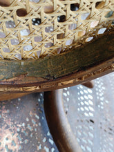 Charger l'image dans la galerie, Jacob Joseph Kuhn Rocking-Chair Viennois  fin XIXÈME, cannage à refaire mais utilisable.  Par Joseph Kuhn à Vienne
