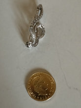 Charger l'image dans la galerie, Clé de sol broche en argent doré et Marcassite
