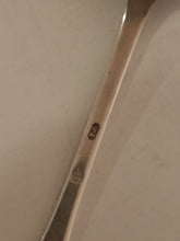 Charger l'image dans la galerie, Isaac Amaron orfèvre à Genève 1815-1881 période Française , cuillère en argent avec monogramme.
