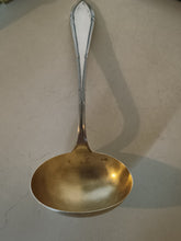 Charger l'image dans la galerie, Jezler rubans croisé, petite louche à crème en argent massif 0.800
