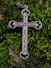 Charger l'image dans la galerie, Croix boutonnée ancienne Marcassite et argent
