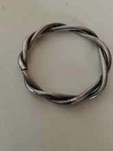 Charger l&#39;image dans la galerie, Rare bracelet chinois dynastie Qing en argent massif. Dit bracelet bouddhiste avec son poinçon. Fin XIXÈME début Xxème 53g
