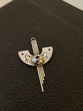 Charger l&#39;image dans la galerie, Pendentif art déco en argent
