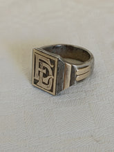 Charger l'image dans la galerie, Chevalière art déco en argent massif et monogramme en or "ED"
