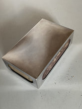 Charger l&#39;image dans la galerie, Jezler grande boîte à allumettes ou autre en argent massif 0.800 ,en parfait état. 231g

