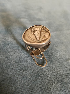 Bague chevalière en argent avec copie monnaie grecque. Roi Mithridate II de Parthe