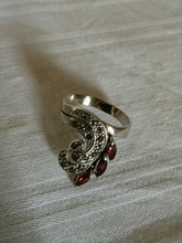 Charger l'image dans la galerie, Bague en argent et pierres . Manque deux Marcassite. En l'état

