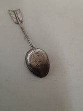 Charger l'image dans la galerie, Cuillère russe en argent massif , début Xxème forme de flèche . 12cm pour 8g
