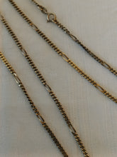 Charger l'image dans la galerie, Chaîne en argent massif doré 0,925 , travail italien XXÈME. Longueur 80 cm
