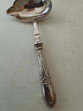 Charger l'image dans la galerie, Ravinet &amp; Cie 1912-1923 Paris ,cuillère à sauce Art nouveau et manche argent décors châtaigne . Début XXÈME
