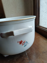Charger l'image dans la galerie, Meissen rafraîchissoir à bouteille ou cache pot en porcelaine fine allemande peinte à la main
