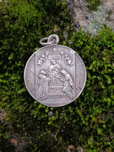 Charger l'image dans la galerie, Sainte Catherine de Sienne, patronne de Rome , médaille en argent massif ancienne
