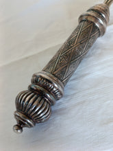 Charger l'image dans la galerie, Baguette d'éclairage de Shabbat en argent massif Sterling 0,925, XXÈME
