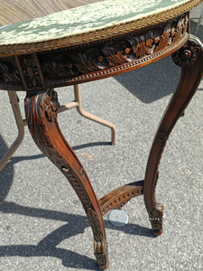 Console à poser style Louis XV en noyer massif sculpté. Fin XIXÈME début Xxème