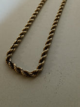 Charger l'image dans la galerie, Collier maille corde torsadée, argent massif doré . Vers 1970-80
