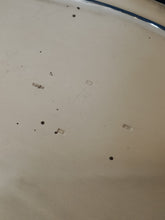 Charger l&#39;image dans la galerie, Ravissant petit plateau ovale en argent 0.800 de L. Jamin à Genève orfèvre
