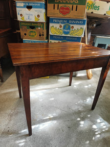 Table de bistrot en noyer massif , XIXÈME en parfait état.