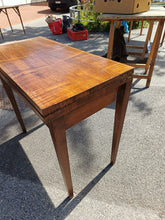 Charger l&#39;image dans la galerie, Console , petite table et table à jeux en noyer massif, dessus plaqué. D&#39;époque Directoire, travail Suisse .
