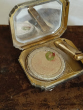 Charger l'image dans la galerie, Houbigant France boîte à poudrer et rouge à lèvres en argent massif, décors ciselé,avec son contenu
