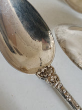 Charger l'image dans la galerie, Ravinet &amp; Cie à Paris orfèvre de 1912 à 1923Série de 6 cuillères à thé en argent 0.800 style Louis XV
