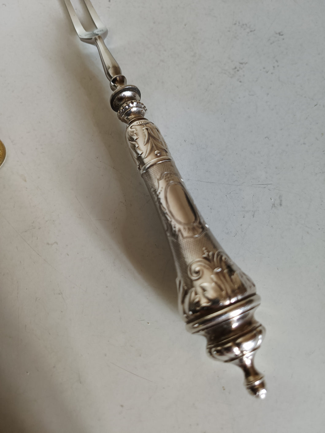 Fourchette de service manche argent , dans le style XVIIIE allemand .vers 1900