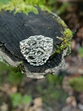 Charger l'image dans la galerie, Bague moderniste en argent massif
