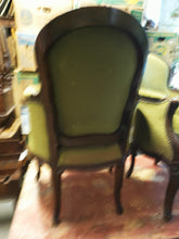 Charger l&#39;image dans la galerie, Rare paire de fauteuils cabriolets style Louis XV en palissandre. À recouvrir
