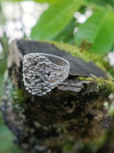 Charger l'image dans la galerie, Bague moderniste en argent massif
