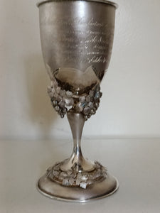 Grande coupe en argent massif XIX ème, offerte pour des noces d'or . Avec inscription famille Nicolet Sandoze 1835-1885 , 50 ans de Mariage