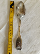 Charger l'image dans la galerie, Augsbourg 1763 rare cuillère en argent massif XVIIIE avec monogramme et date
