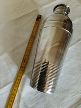 Charger l'image dans la galerie, Ercuis pour Christofle, grand  Shaker art déco en métal argenté. État neuf

