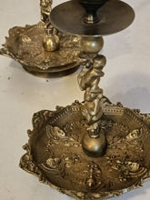 Charger l'image dans la galerie, Paire de bougeoir néoclassique en bronze fin XIXE
