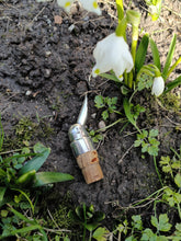 Charger l'image dans la galerie, Bouchon pivotant avec système ouvert et fermé en métal argenté. XX ème
