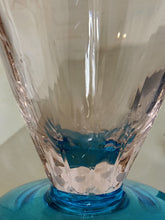 Charger l'image dans la galerie, Grand vase de Murano fin XXÈME , couleurs turquoise et rosé
