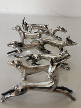 Charger l&#39;image dans la galerie, Série de 8 portes couteau animaliers en étain argenté. Parfait état
