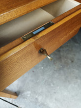 Charger l'image dans la galerie, Bureau design vers 1960, en noyer massif . Origine probablement Allemand ou Suisse .
