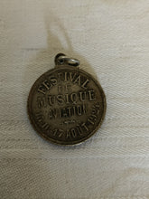 Charger l'image dans la galerie, médaille commémorative  de sapeurs-pompiers à Pontarlier, en1924. Pour le festival de musique et de  l'aviation
