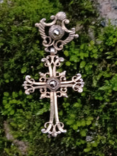 Charger l'image dans la galerie, Croix régionale ancienne en argent massif doré et Marcassite
