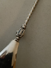 Charger l'image dans la galerie, Cuillère à confiture en argent massif 0.800 décors mascaron. Allemagne fin  xix ème siècles début XXÈME . Orfèvre Koch &amp; Bergfeld , 37g et 20 cm
